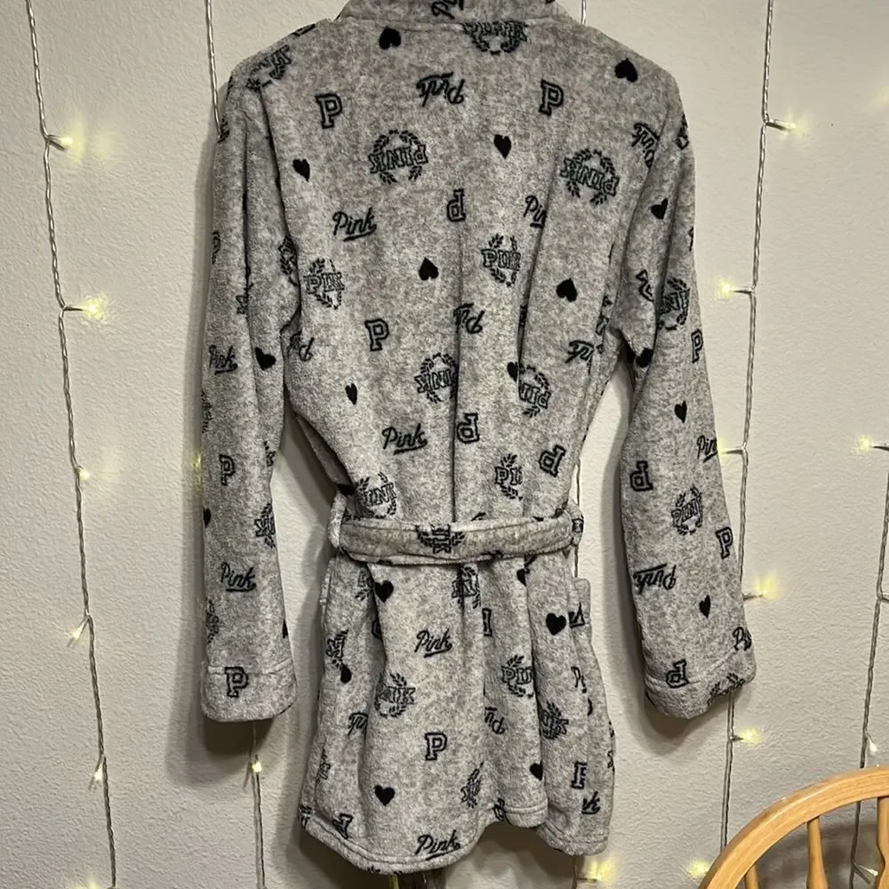 NWOT Victoria’s Secret PINK Cozy Gray Fuzzy Short Robe Size XS/S